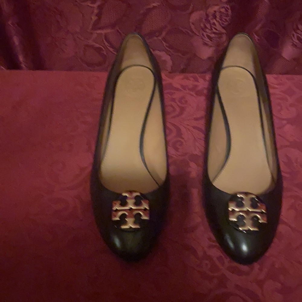 Shoes - Picture 4 of 4